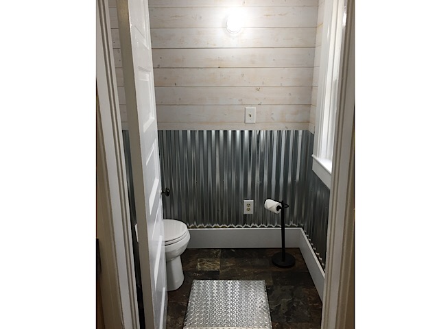 Toilet/Utility Room