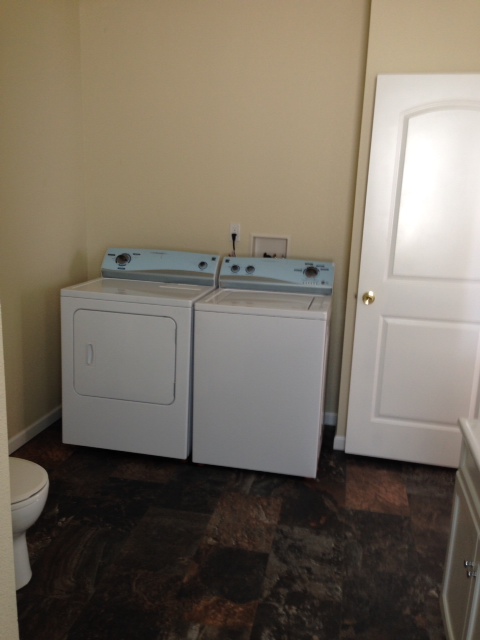 Bath/Laundry Bath/Laundry