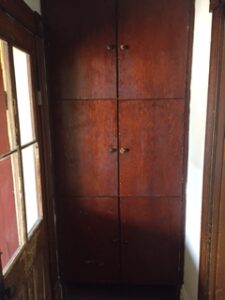 700D built in closet cabinet space 700D built in closet cabinet space