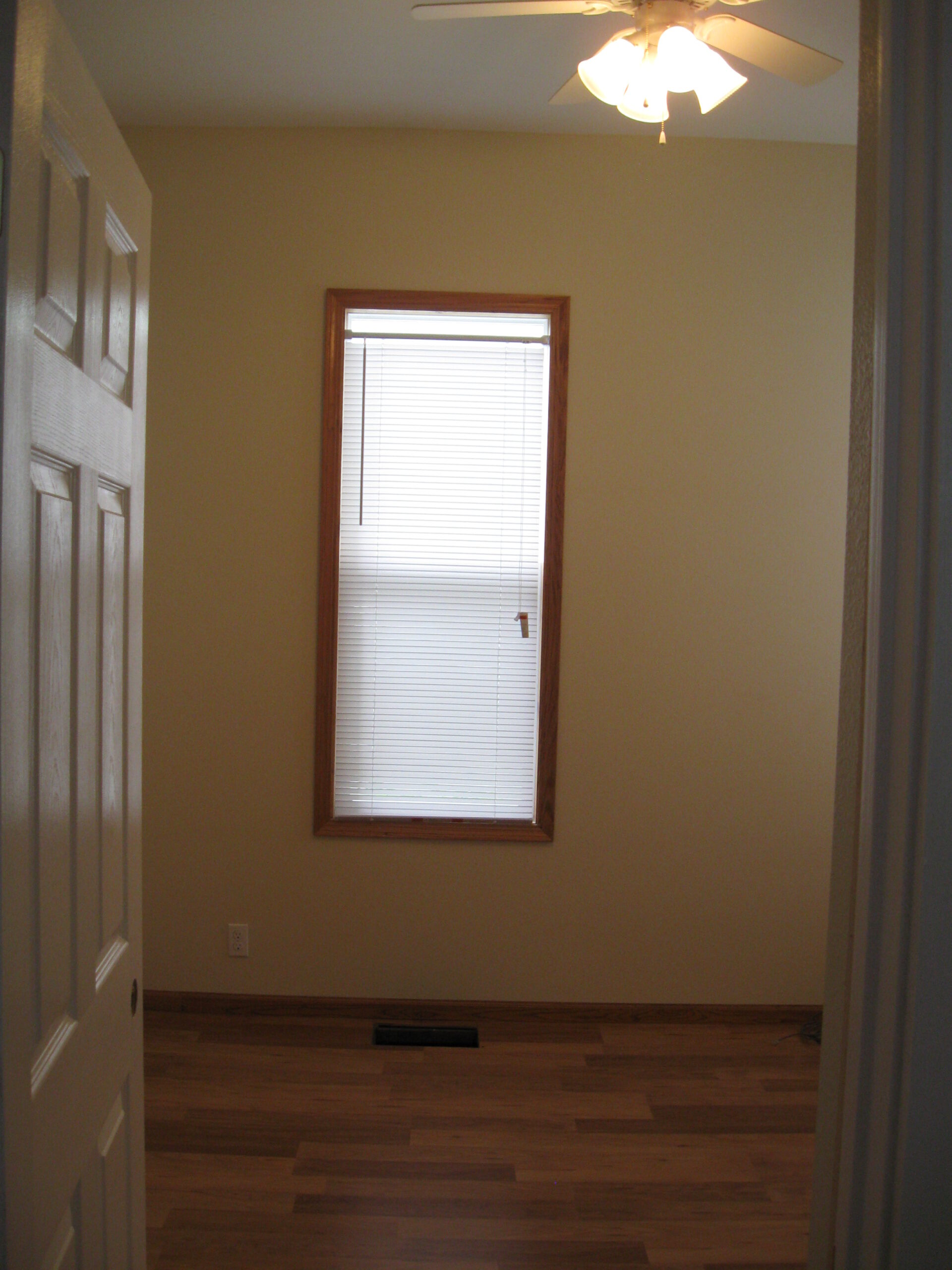 310 Side Bedroom 310 Side Bedroom