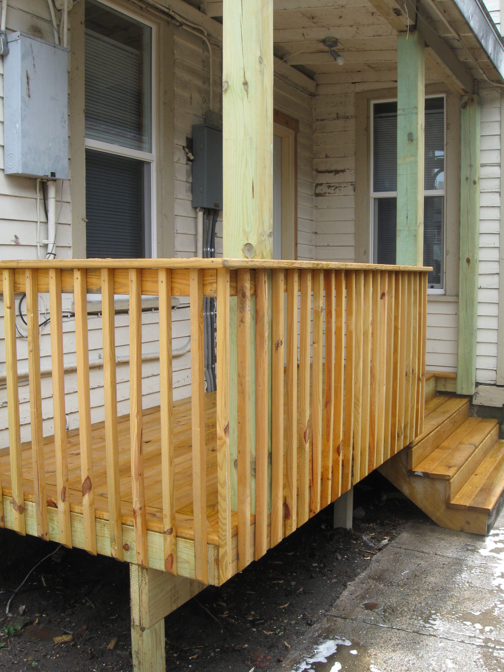 310 Back Entrance/Deck 310 Back Entrance/Deck